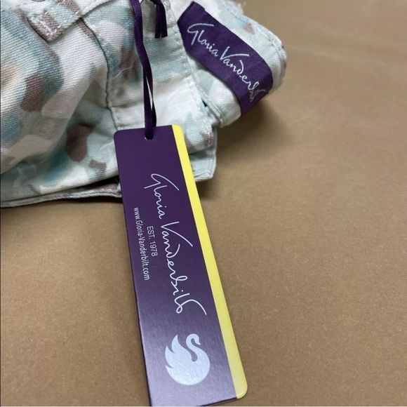 Gloria Vanderbilt Jesse Curvy Skinny Jeans - Picture 6 of 8